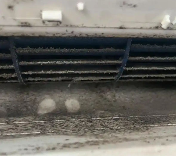 常州空调吹的风有股烧焦味是怎么回事